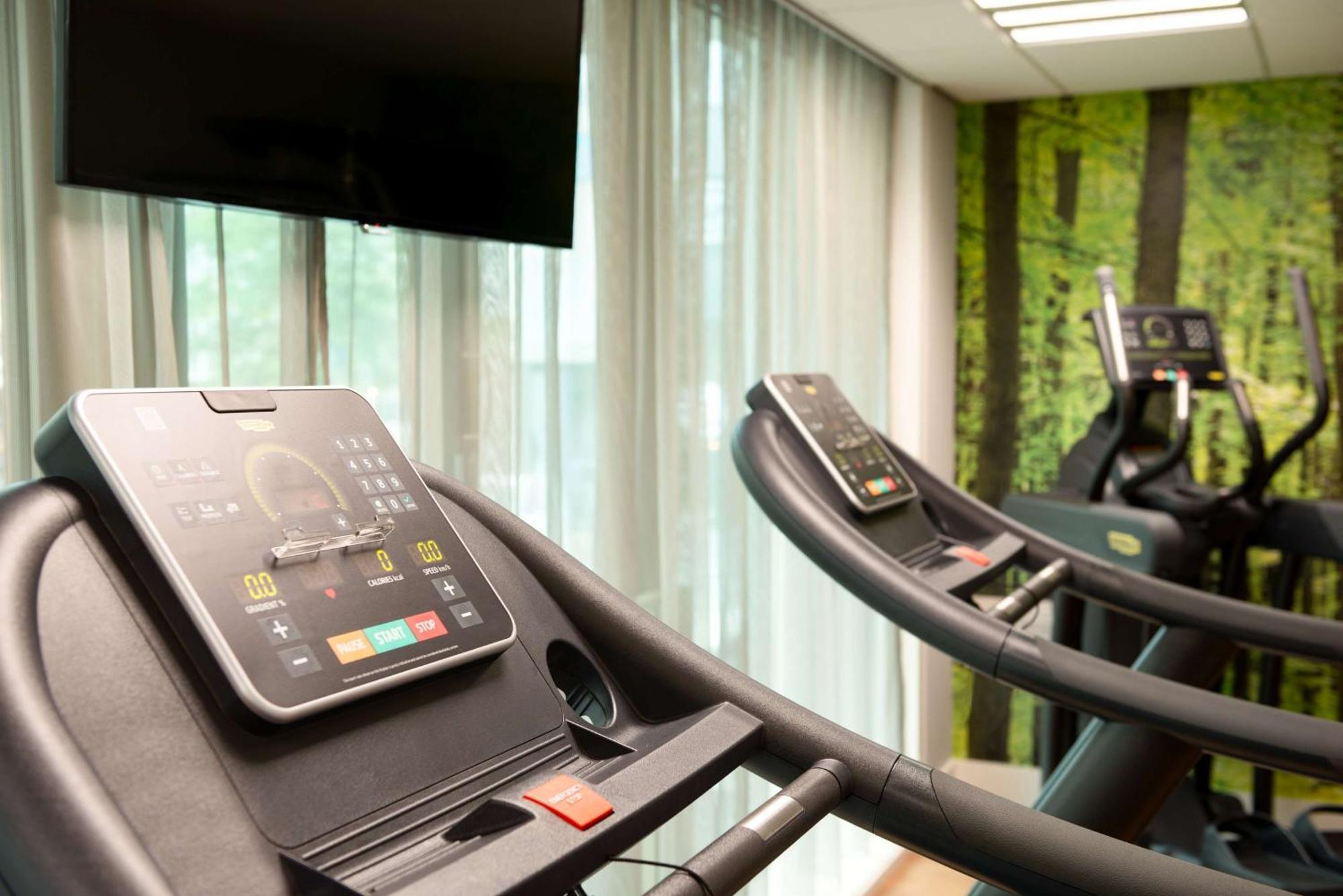Nh Collection Madrid Suecia Hotel Exterior foto The gym at the hotel