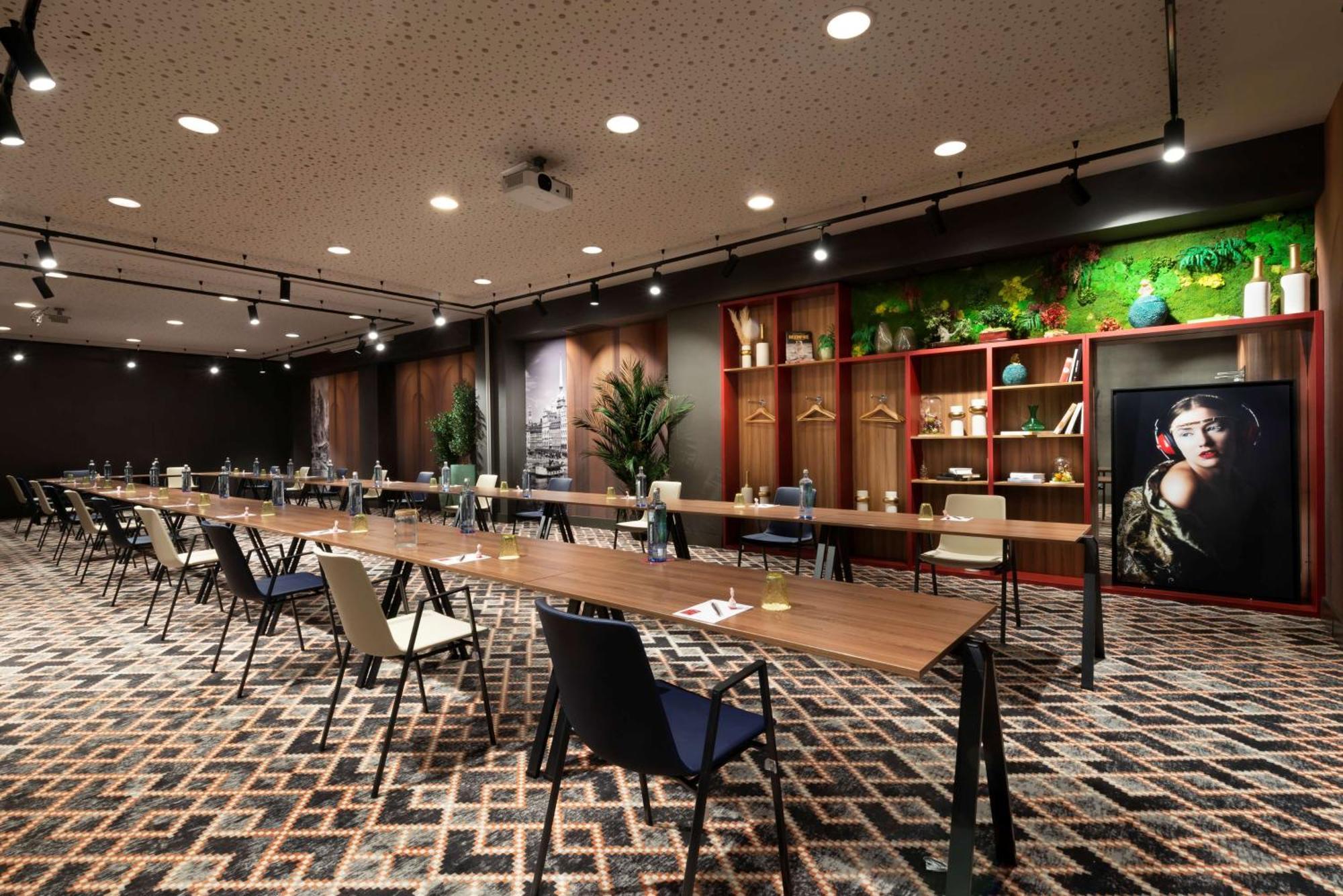 Nh Collection Madrid Suecia Hotel Exterior foto The interior of the library