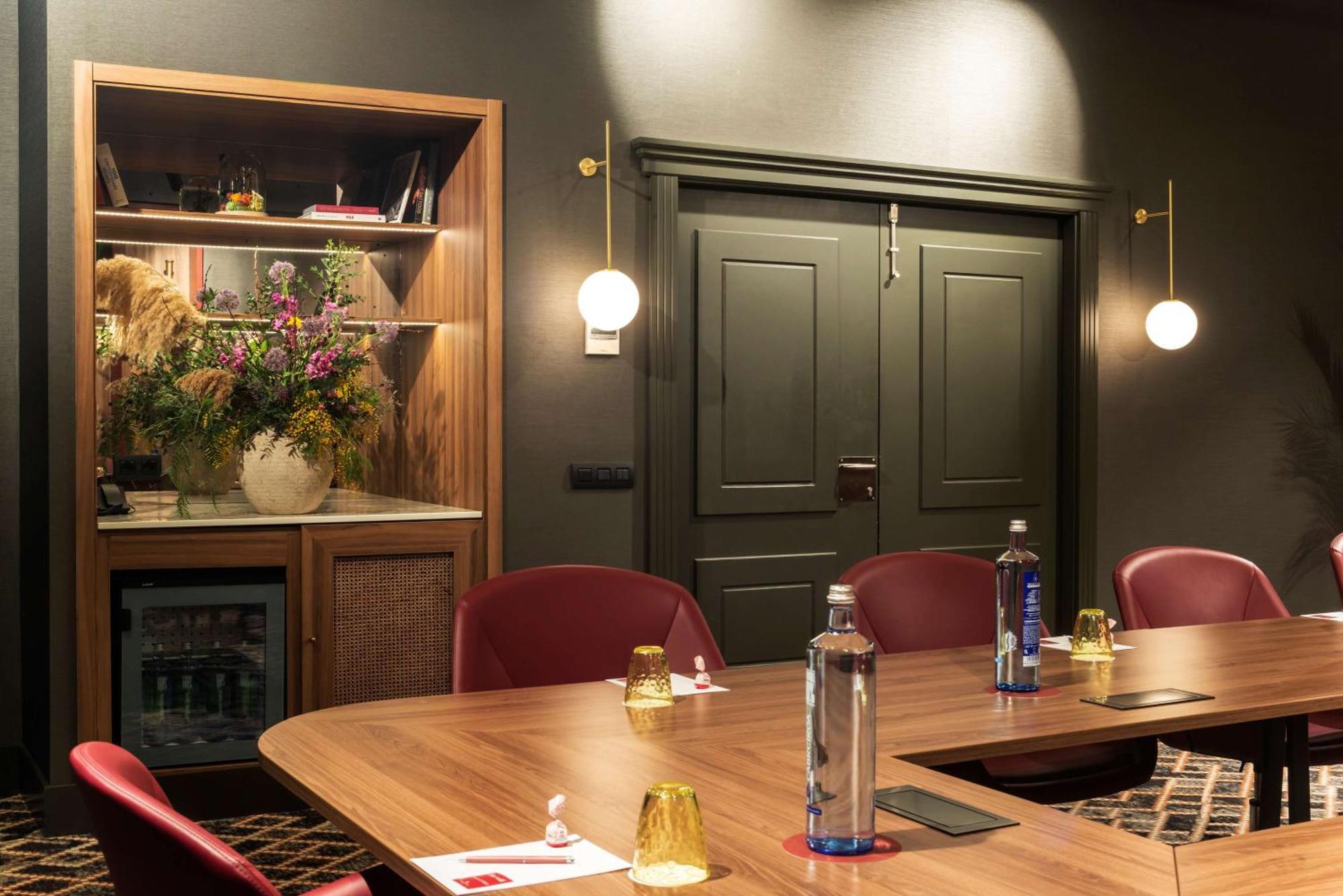 Nh Collection Madrid Suecia Hotel Exterior foto The boardroom at the National Liberal Club