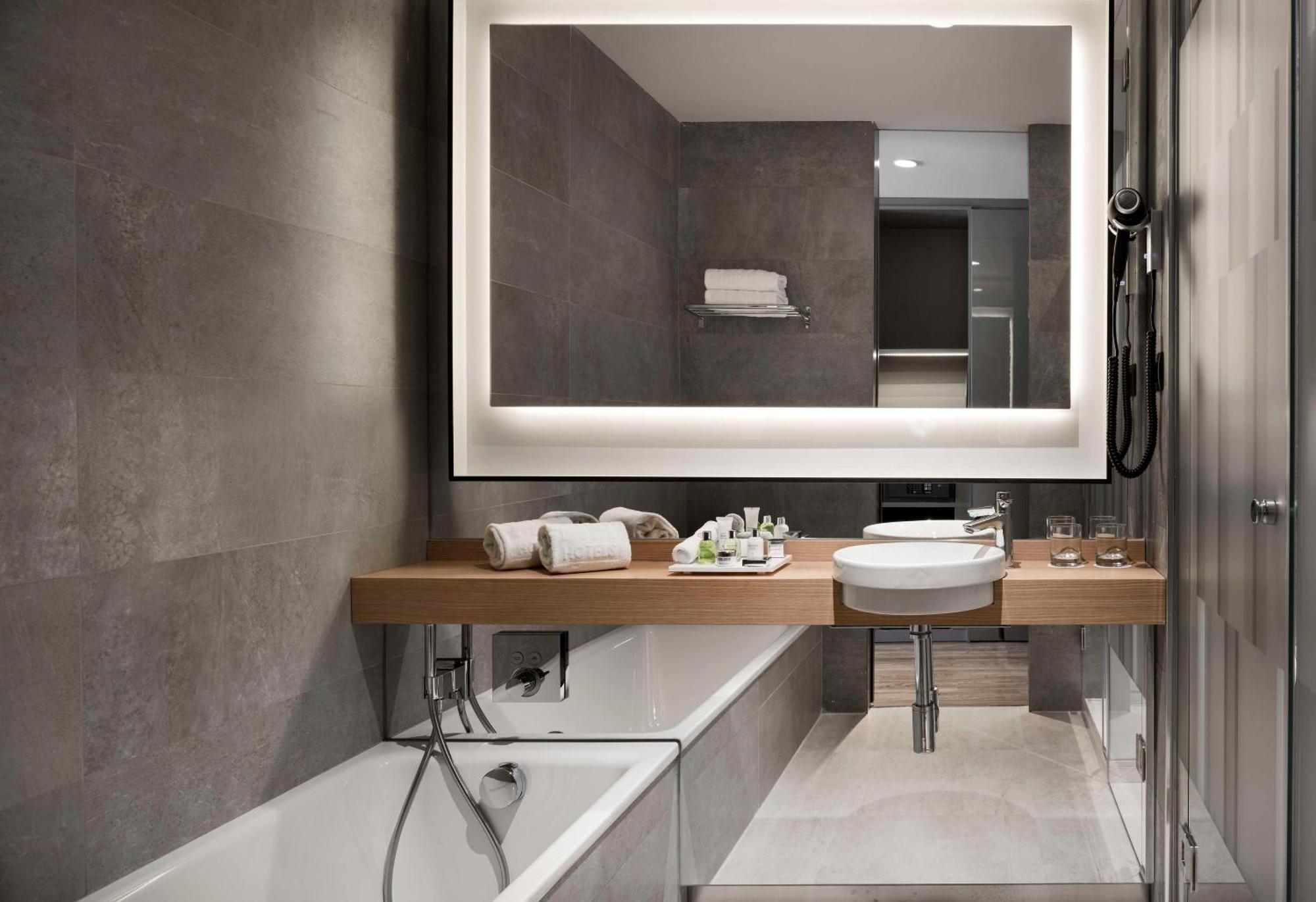 Nh Collection Madrid Suecia Hotel Exterior foto Bathroom