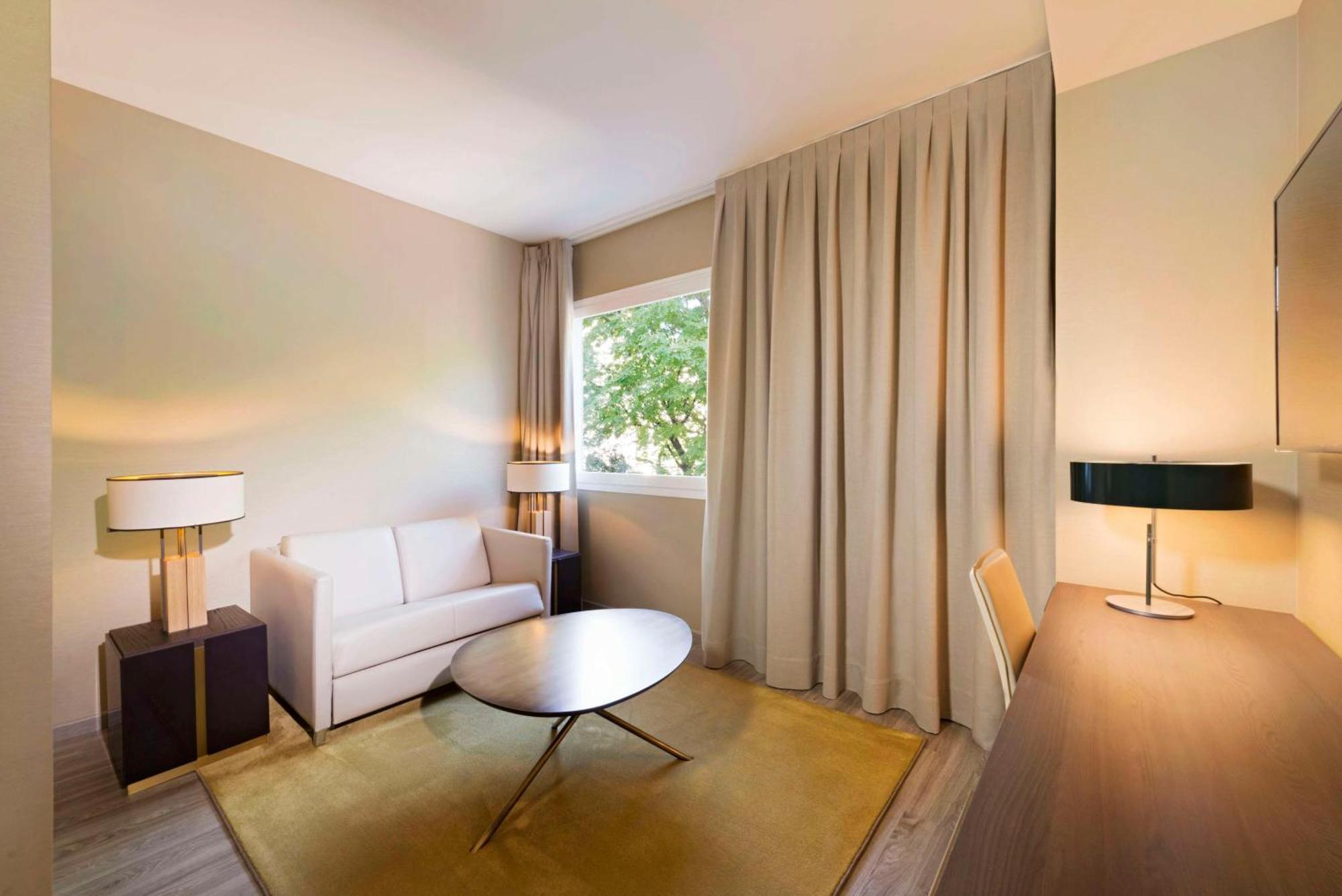 Nh Collection Madrid Suecia Hotel Exterior foto A room at the hotel